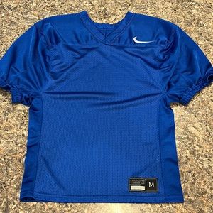 Kids Nike football practice Jersey. Size M